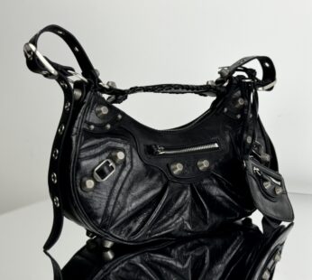 Le Cagole Small Shoulder Bag In Black