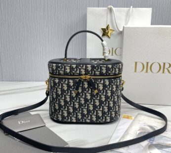 Large CD Signature Vanity Case Blue Dior Oblique Jacquard