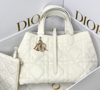 Medium Dior Toujours Bag Latte Macrocannage Calfskin