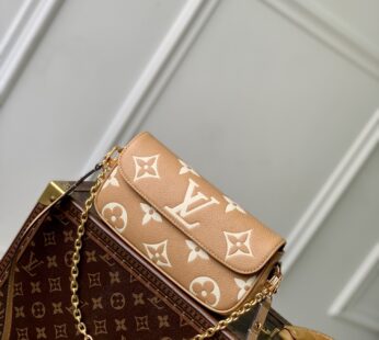 Wallet On Chain Ivy Bicolor Monogram Empreinte Leather Arizona / Crème Nano Bag