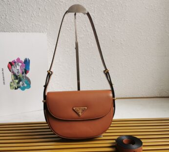 Arqué Leather Shoulder Bag With Flap