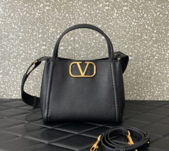 Garavani Alltime Medium Handbag In Grainy Calfskin Black