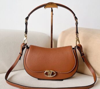 Garavani Ohval Small Shoulder Bag In Nappa Almond