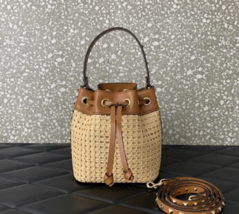 Garavani Rockstud Raffia Bucket Bag