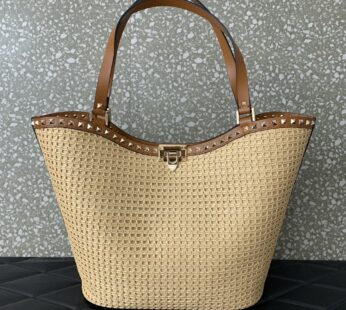 Garavani Rockstud Woven Raffia Shopping Bag