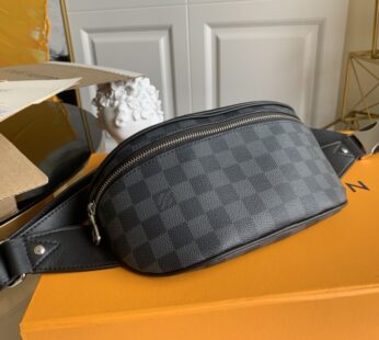 LV Campus Bumbag Grey