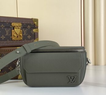 Pilot Wearable Wallet LV Aerogram Bag