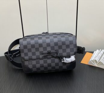 Steamer Messenger Damier Bag