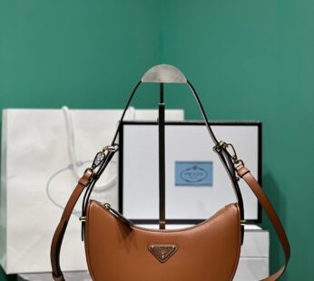 Arqué Small Leather Shoulder Bag