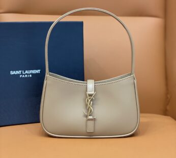 Mini LE 5 À 7 In Smooth Leather Bag