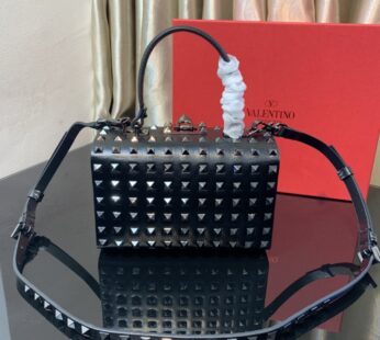 Garavani Rockstud Box Bag